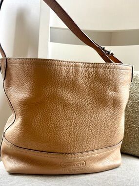 Coach Pebbled Leather Shoulder Bag Tan Brown Slouchy Classic Everyday
